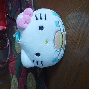 3” Hello Kitty With Burger NWT Squishmallows Clip
